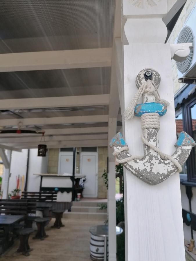 La Doi Pasi De Mare Hotel Вама Веке Екстериор снимка