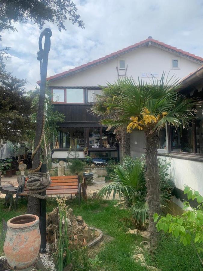 La Doi Pasi De Mare Hotel Вама Веке Екстериор снимка