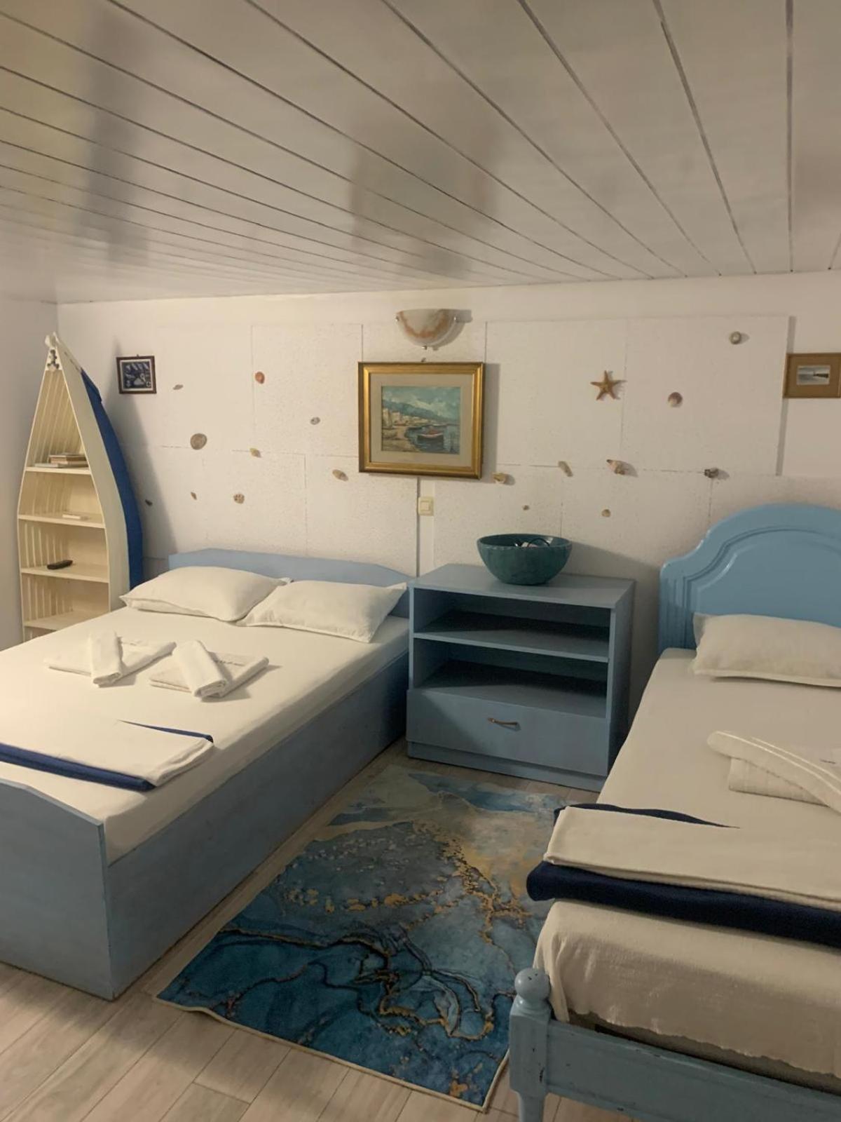 La Doi Pasi De Mare Hotel Вама Веке Екстериор снимка